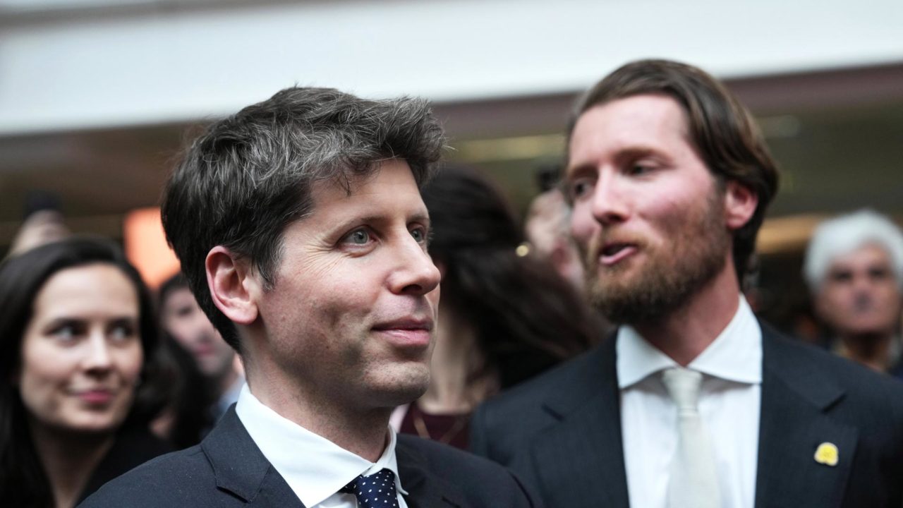 CEO de OpenAI cree que Musk trata de ‘ralentizar a un competidor’ con su oferta de compra