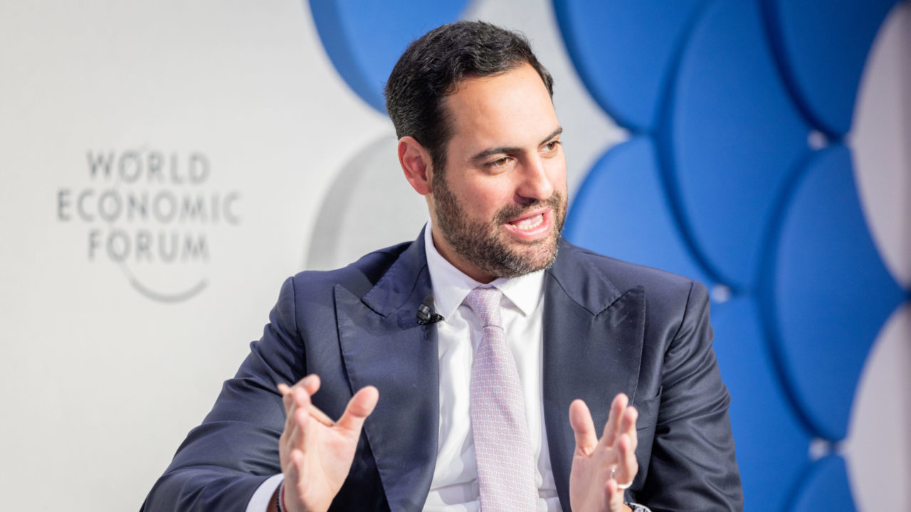 Kapital Bank destaca importancia de la inclusión financiera en el Foro Económico Mundial 2025