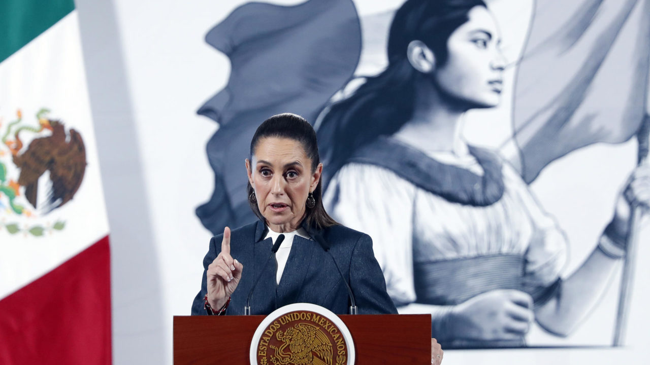 Sheinbaum pide ‘serenidad y paciencia’ a un día del fin del plazo de aranceles de Trump