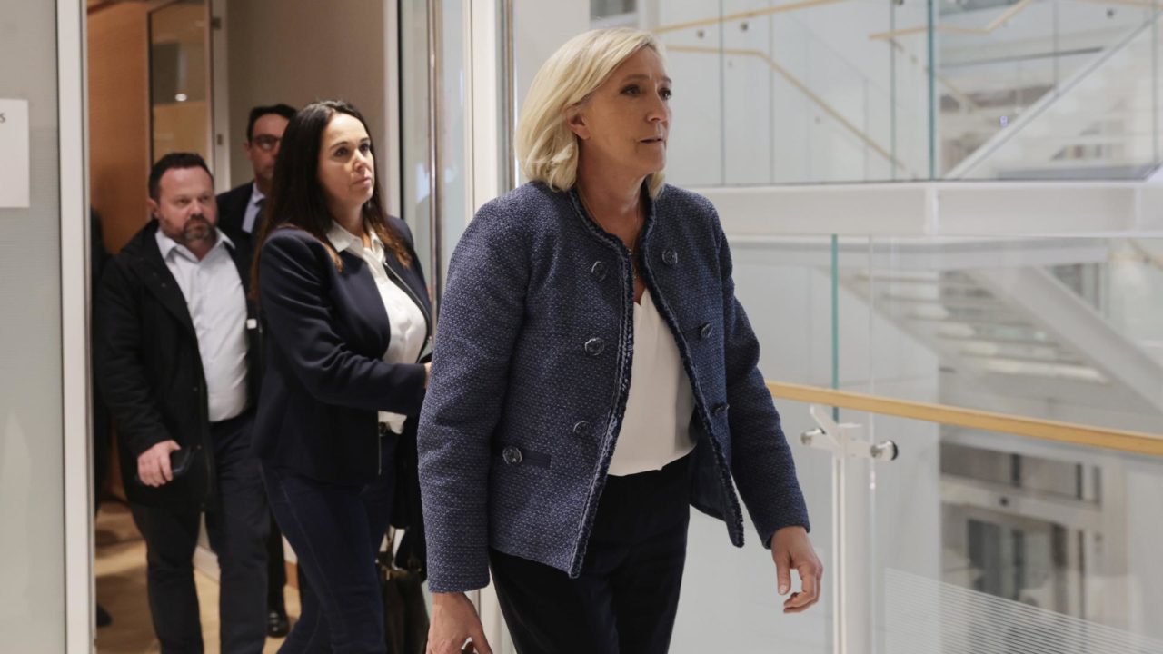 Líder de extrema derecha francesa, Le Pen, condenada por corrupción; aquí, las claves
