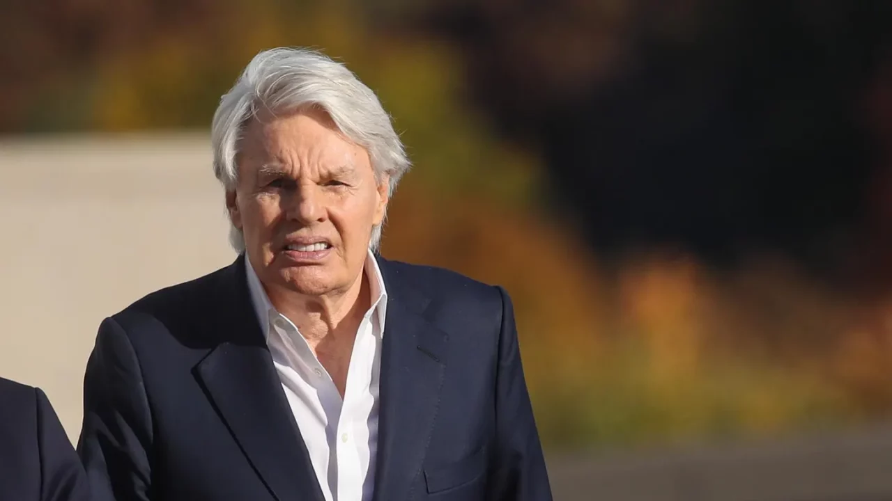 Más de 40 hombres acusan al ex CEO de Abercrombie & Fitch, Mike Jeffries, de abuso sexual: informe