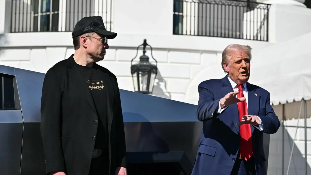 La mordaz predicción de JPMorgan sobre Tesla: la compañía de Musk reportará sus peores entregas trimestrales en 3 años