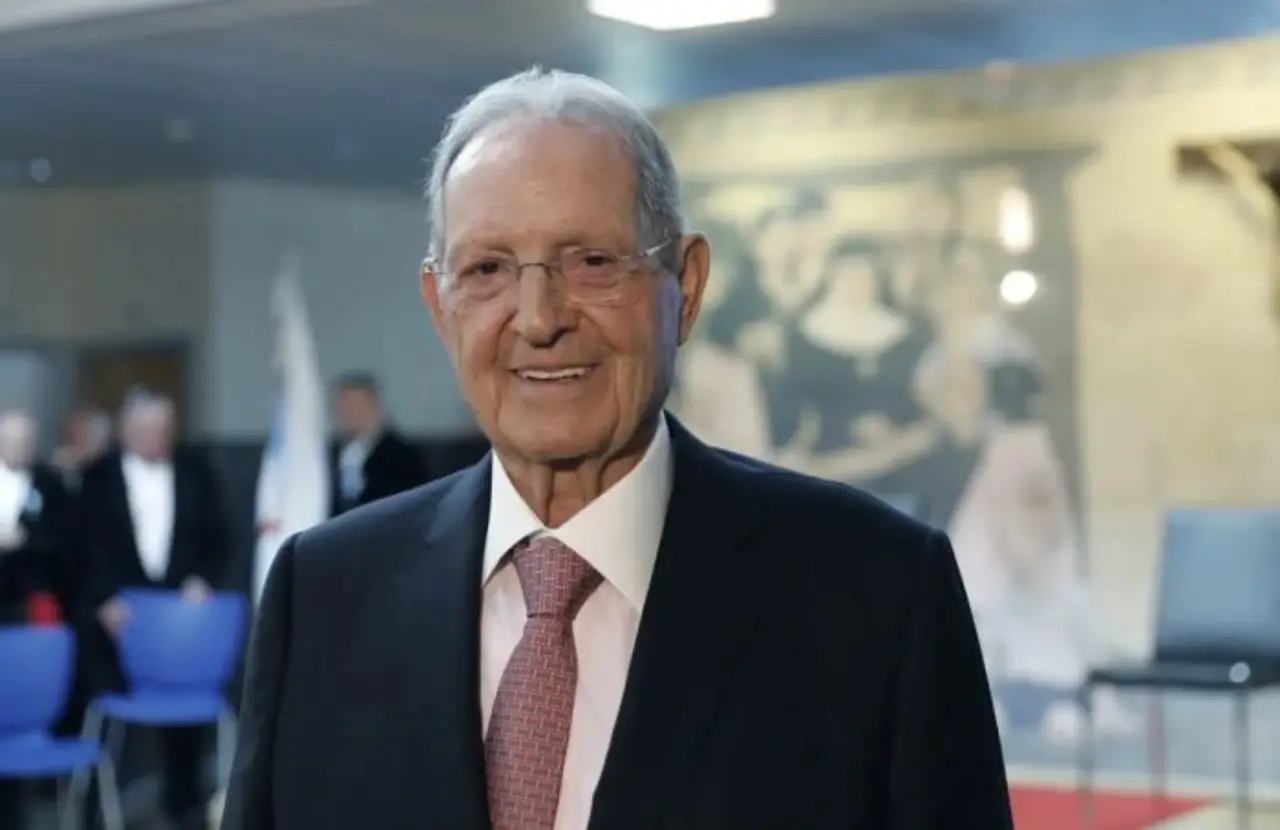 Murió Olegario Vázquez Raña, fundador y presidente de Grupo Empresarial Ángeles