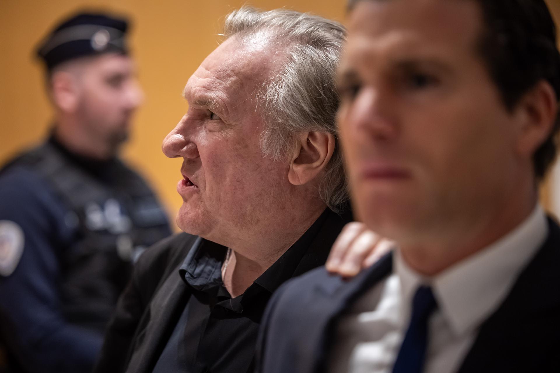 Defensa del actor Gérard Depardieu se queja de la exclusión social que sufre sin estar condenado