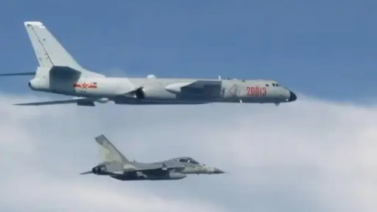 Imágenes satelitales muestran nuevo despliegue de bombarderos en el mar de China Meridional