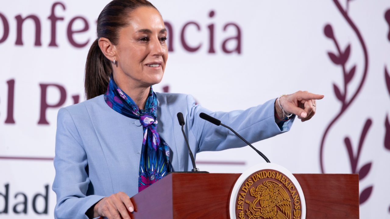 Sheinbaum esperará hasta el 2 de abril para decidir si aplica medidas contra aranceles de Trump al aluminio y acero