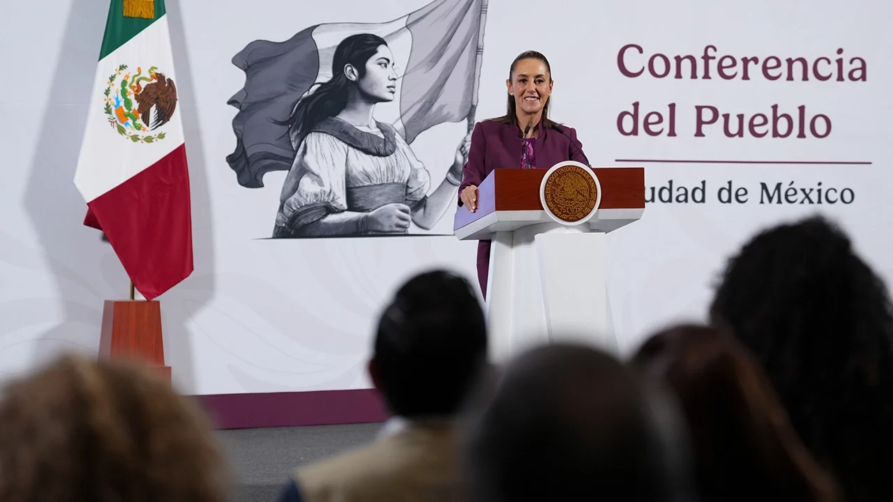 Sheinbaum reconoce que aranceles afectan más a México por integración automotriz