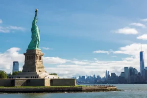 Estatua de la Libertad- Nueva York-cerrada-cierre de gobierno-EU-inflación