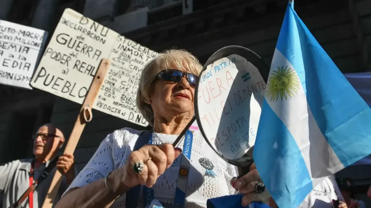El Gobierno argentino presenta denuncia contra promotores de la marcha por los jubilados