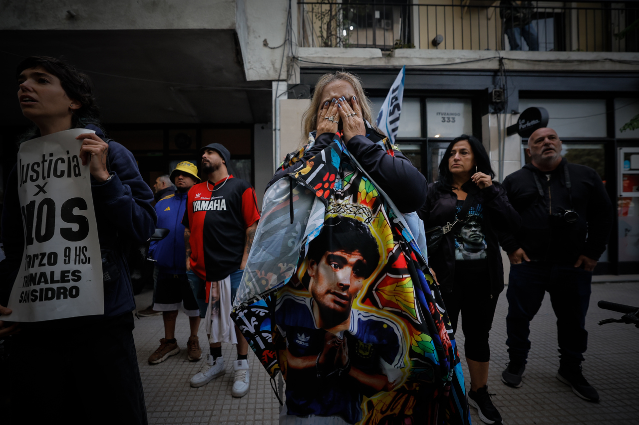 Declararán empleados de seguridad del barrio donde murió Maradona