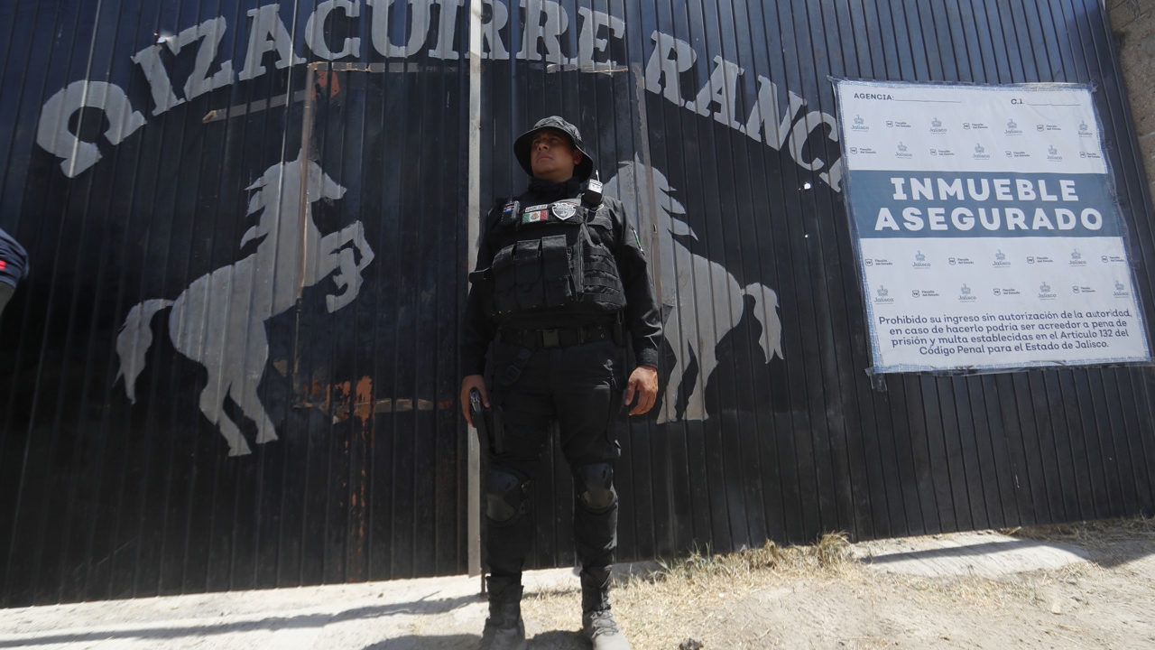 Detienen al alcalde de Teuchitlán por nexos con el CJNG y el rancho Izaguirre