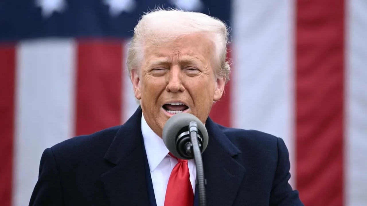 Estadounidenses, altamente resentidos por la gestión económica de Trump: encuesta