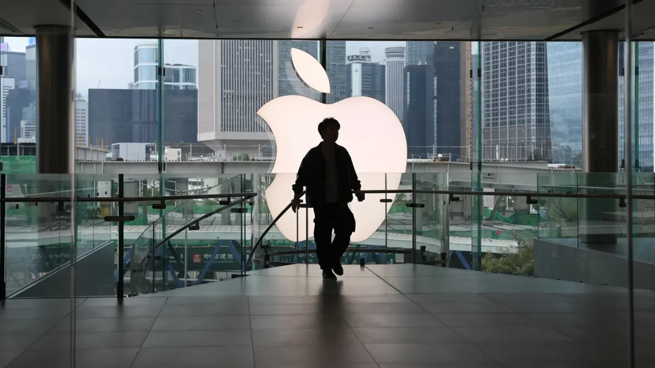 Apple se dispara tras las exenciones arancelarias, y puede que los iPhones no sean más caros después de todo
