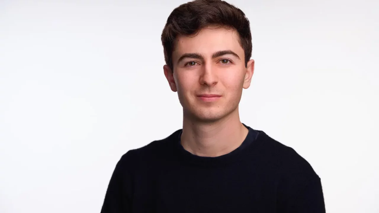 Gemelos Winklevoss apoyan a un joven de 22 años que usa IA para prevenir ataques a criptos
