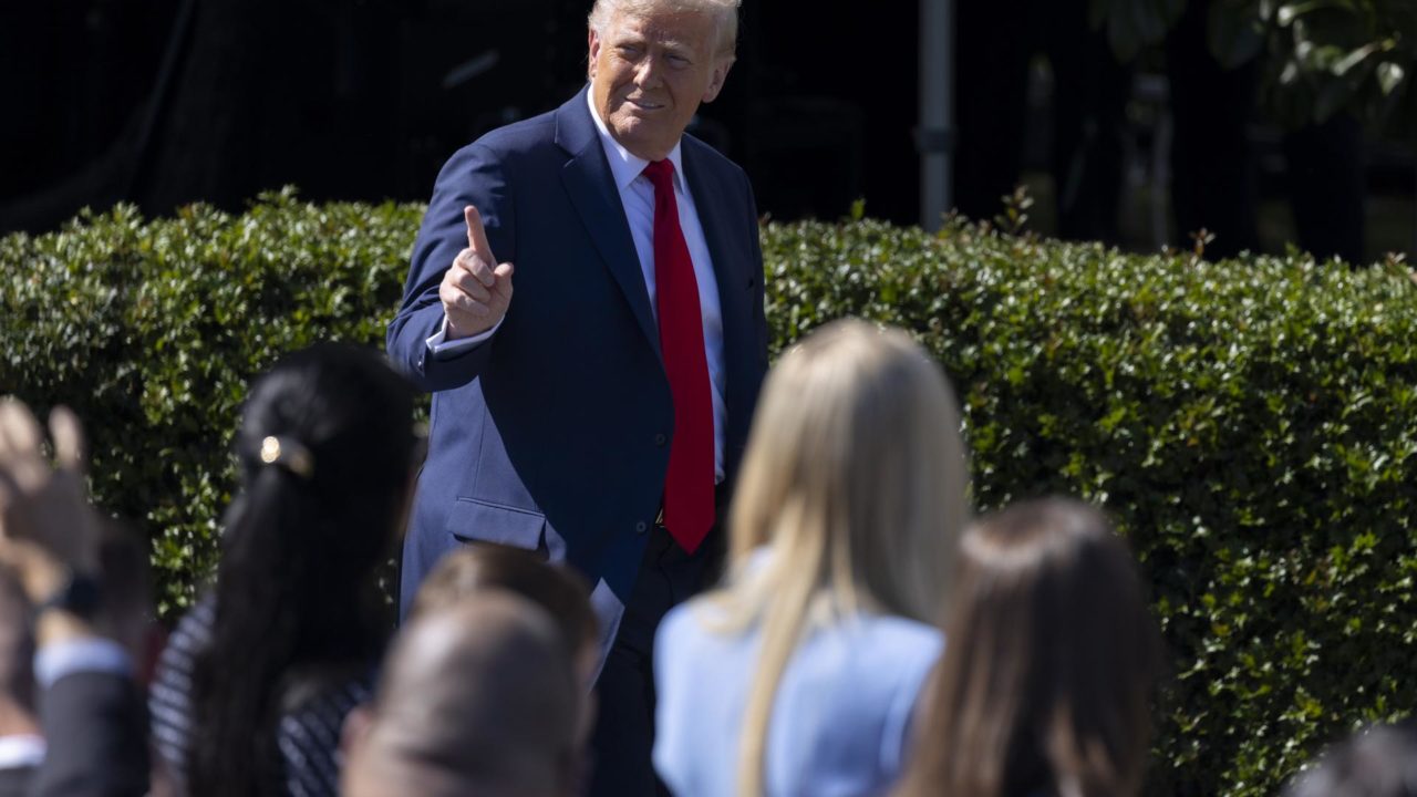 Trump transforma EU con un récord histórico de decretos en sus primeros 100 días