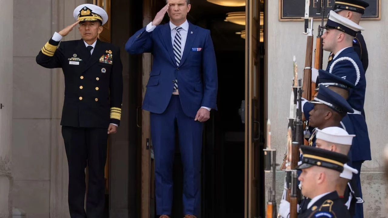El Secretario de Defensa de EU compartió planes sensibles para la guerra en Yemen en un segundo chat de Signal