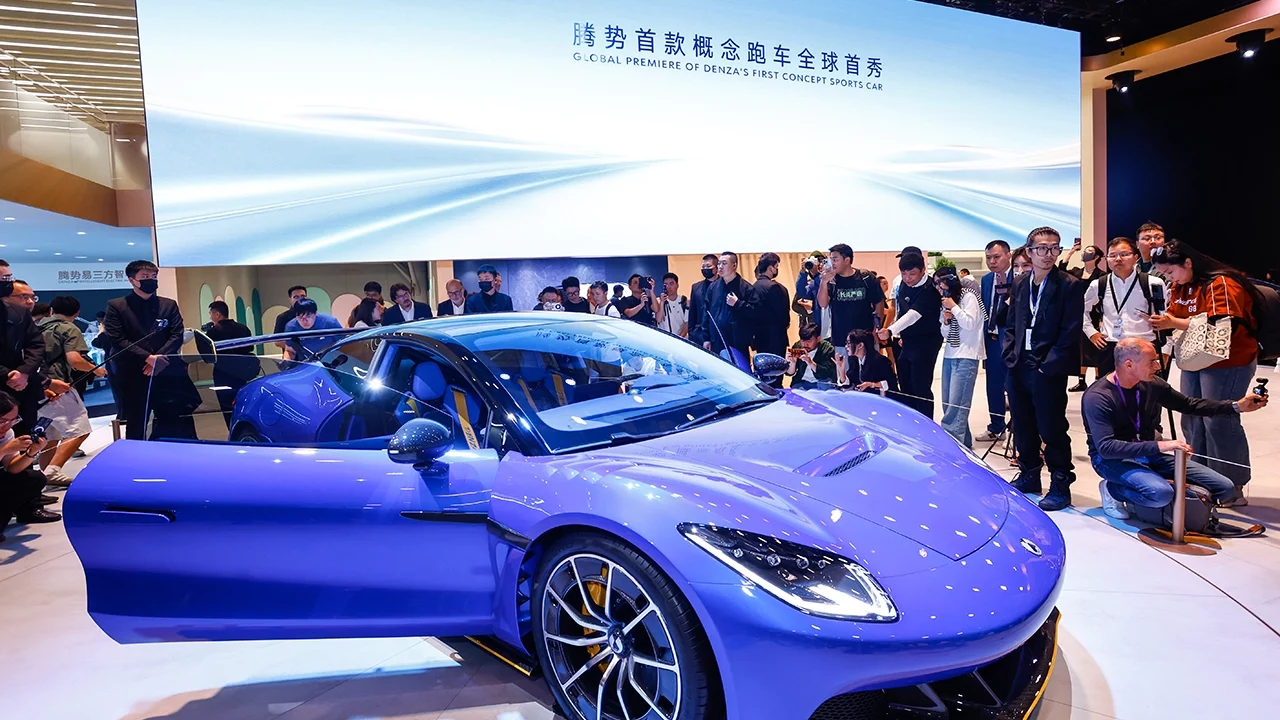 Arranca el autoshow de Shanghái, la mayor feria automotriz del mundo entre la competencia de vehículos eléctricos y tensiones comerciales