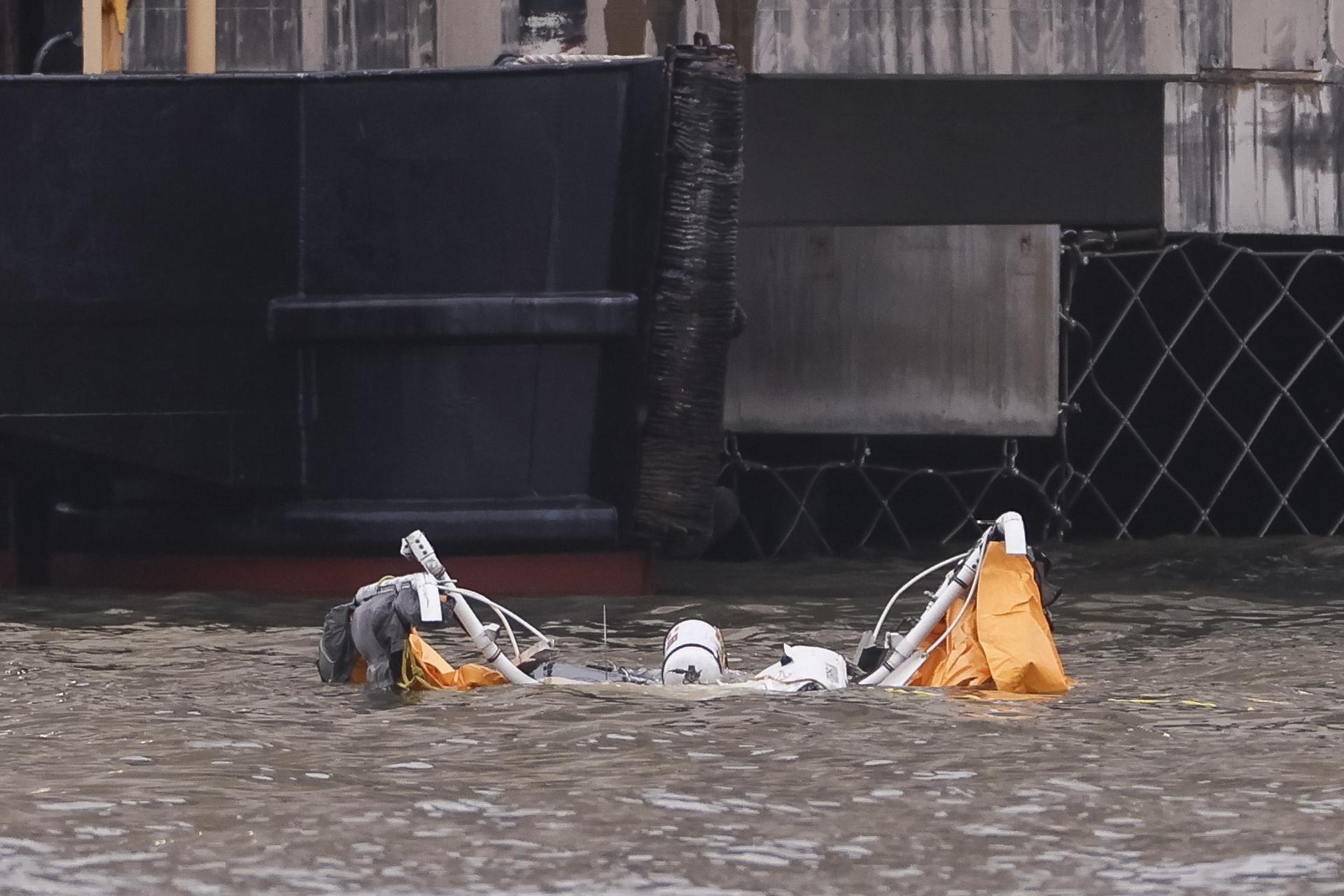 Helicóptero siniestrado en NYC carecía de grabadoras de vuelo, revelan autoridades
