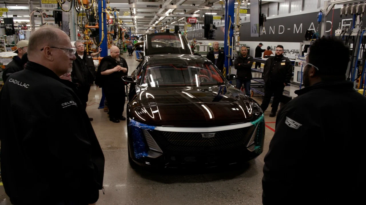 GM trasladará producción de dos modelos de México a EU