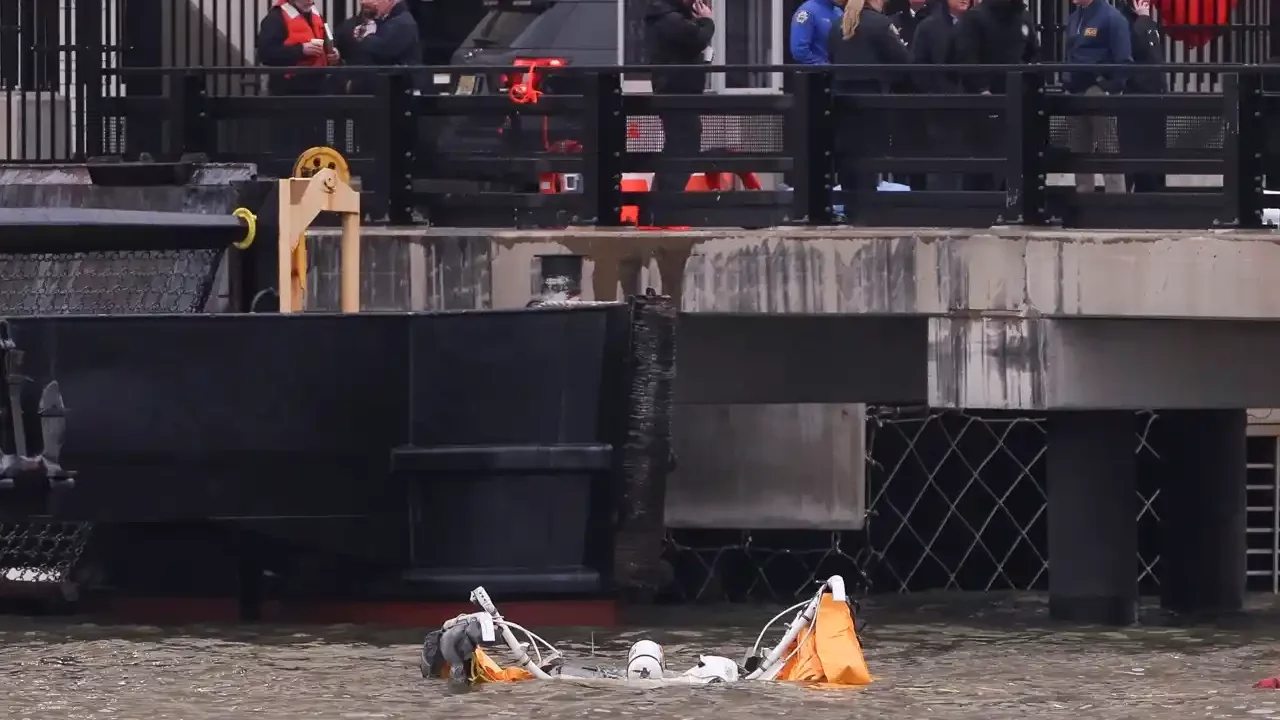 Seis españoles murieron al caer helicóptero en río Hudson de NY
