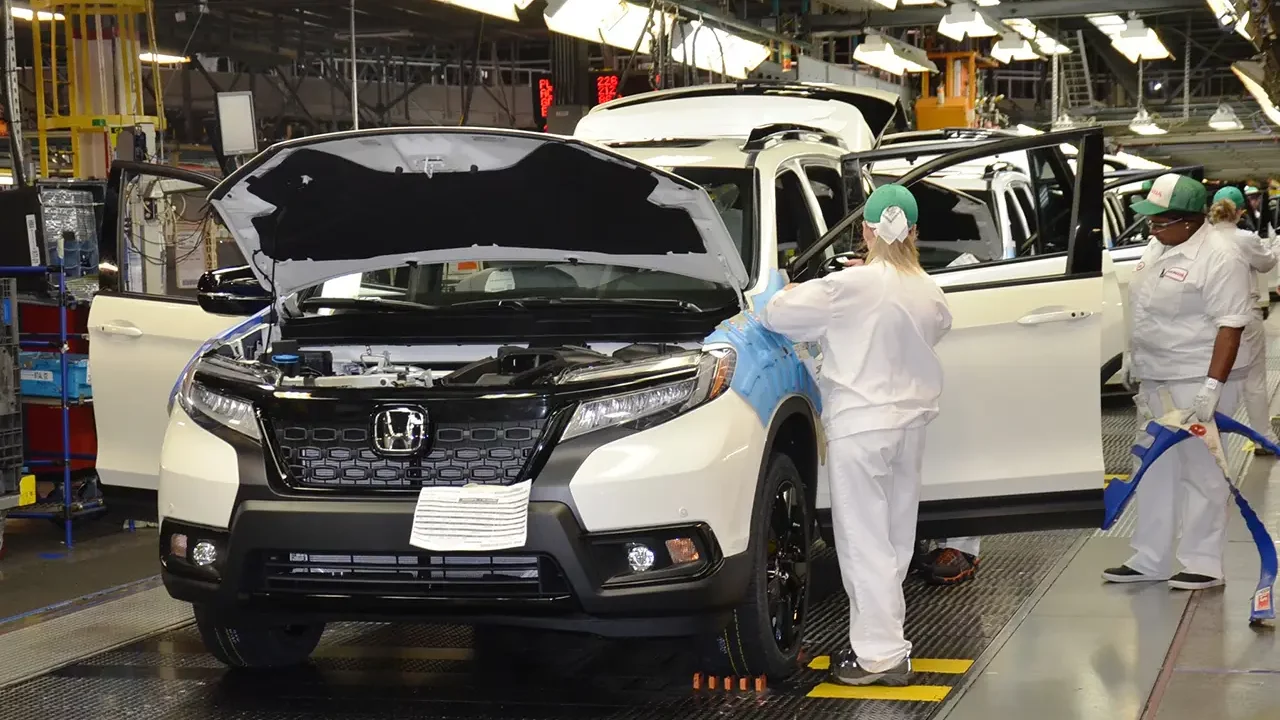 Honda no planea modificar sus planes de producción en el país: Ebrard