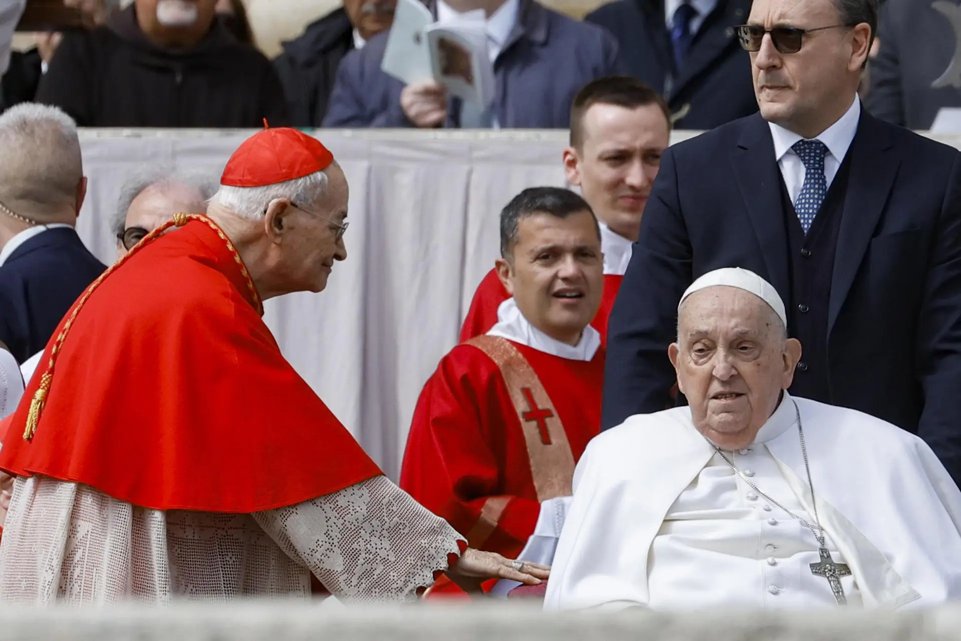 Papa Francisco delega en cardenales para ritos de Semana Santa y escribe el texto del Vía Crucis