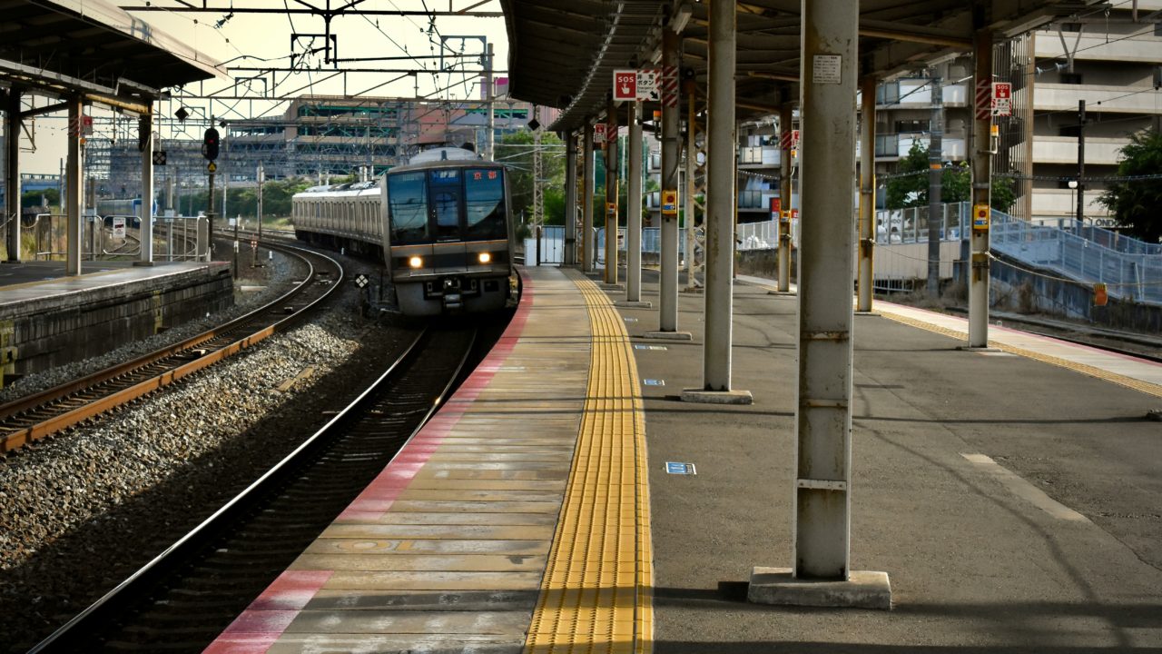 Firmas japonesas levantan estación de tren en una semana con impresión 3D