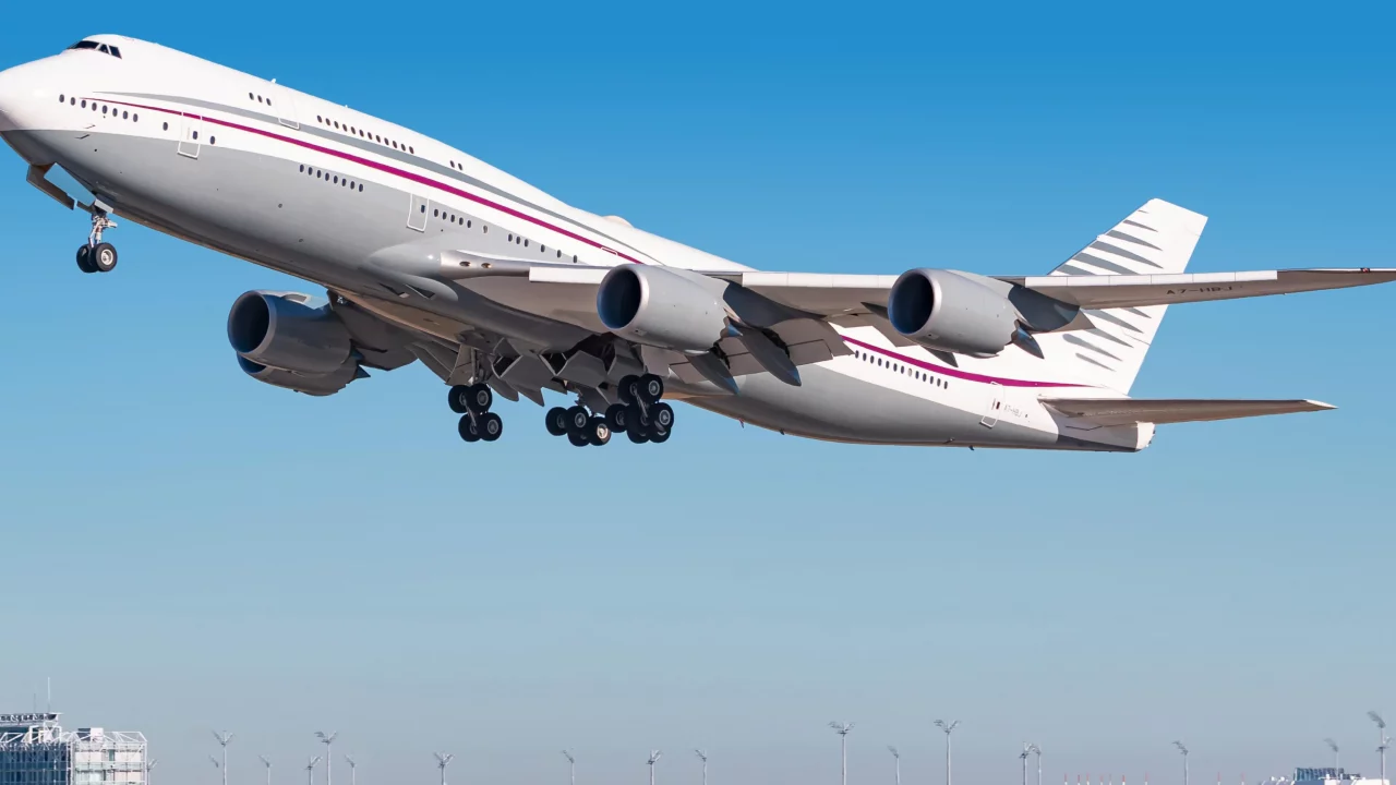 Por qué los cataríes están felices de entregarle su 747 a Trump