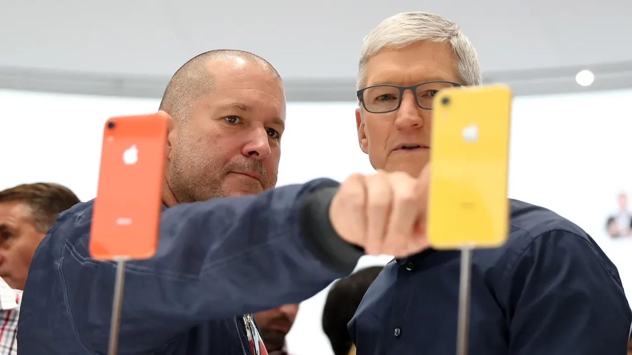 Así afecta a Apple el acuerdo de OpenAI con el diseñador del iPhone y la iMac, Jony Ive
