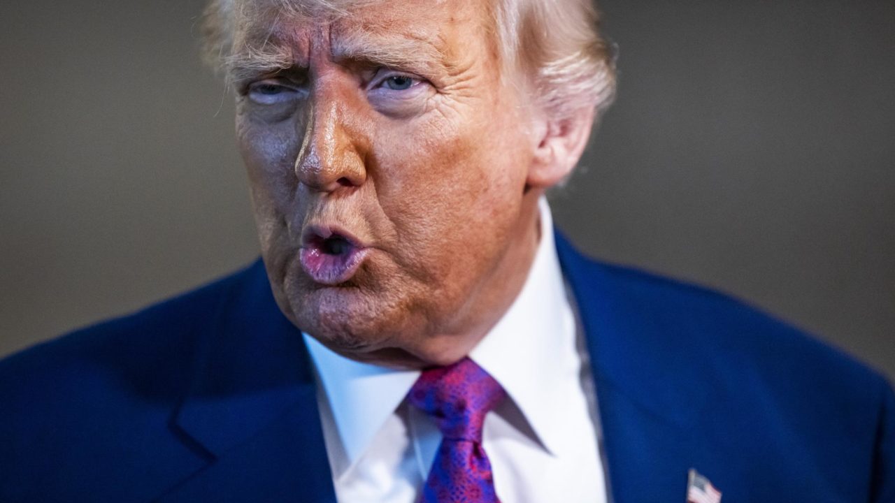 Recortes de Trump amenazan la situación de los latinos ante la crisis climática