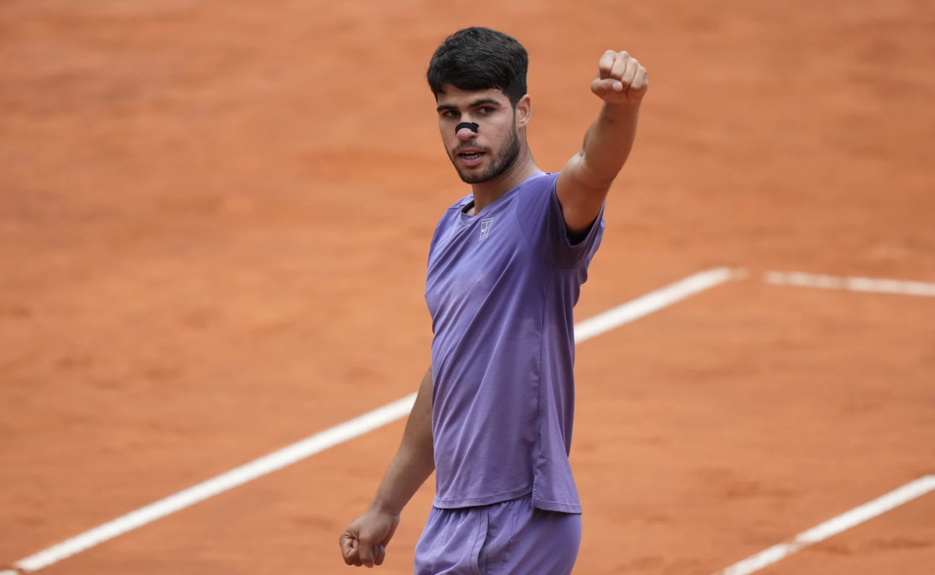 Alcaraz campeón en Roma: dedica el torneo a su equipo y destaca el tenis de Sinner