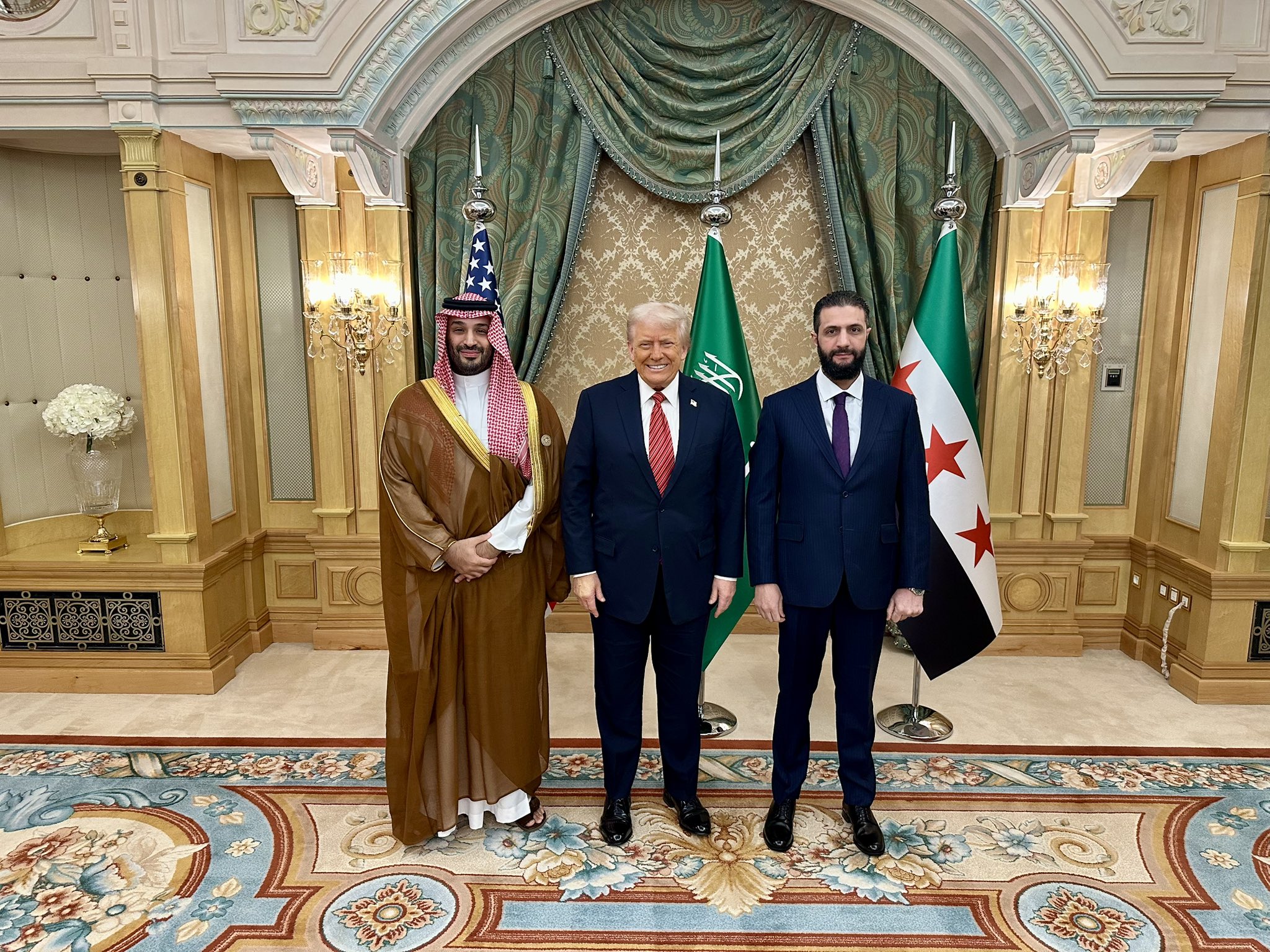 Trump se reúne con el presidente sirio y le insta a establecer lazos con Israel