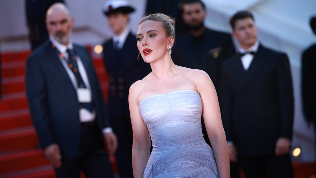 Jodie Foster y Scarlett Johansson deslumbran en la alfombra roja de Cannes