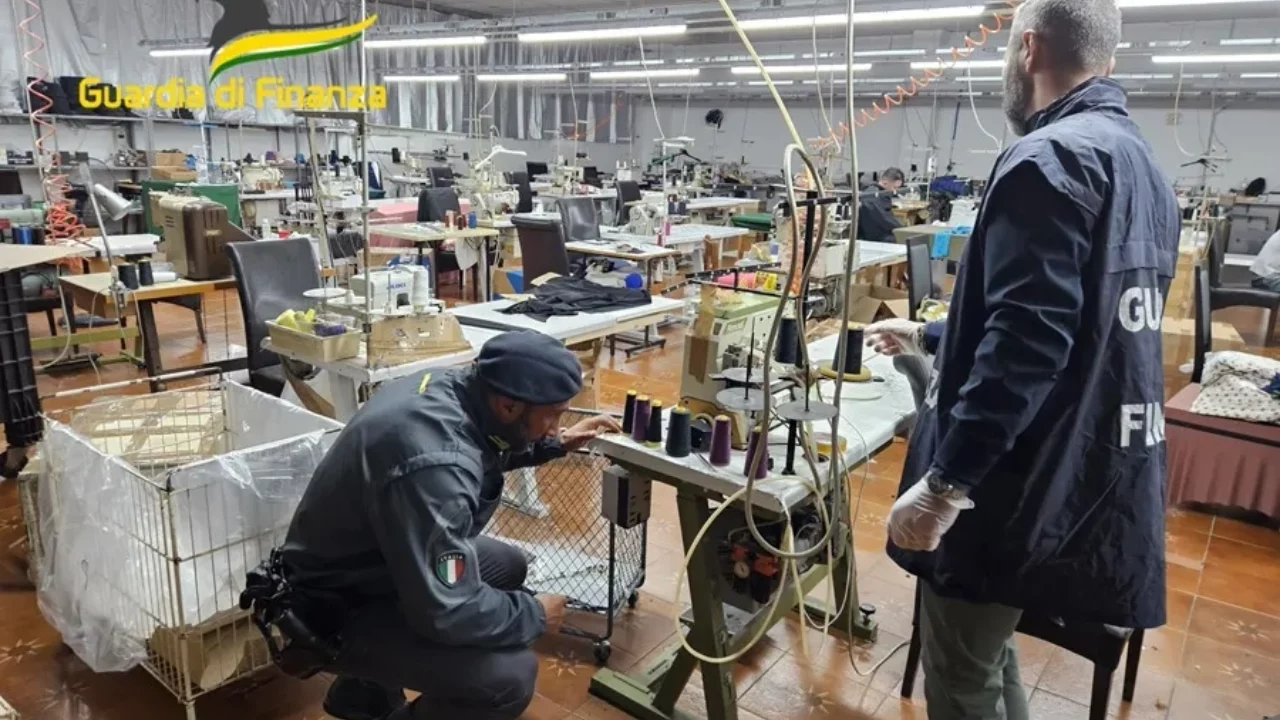 Italia detiene a dueño de taller chino por explotación laboral