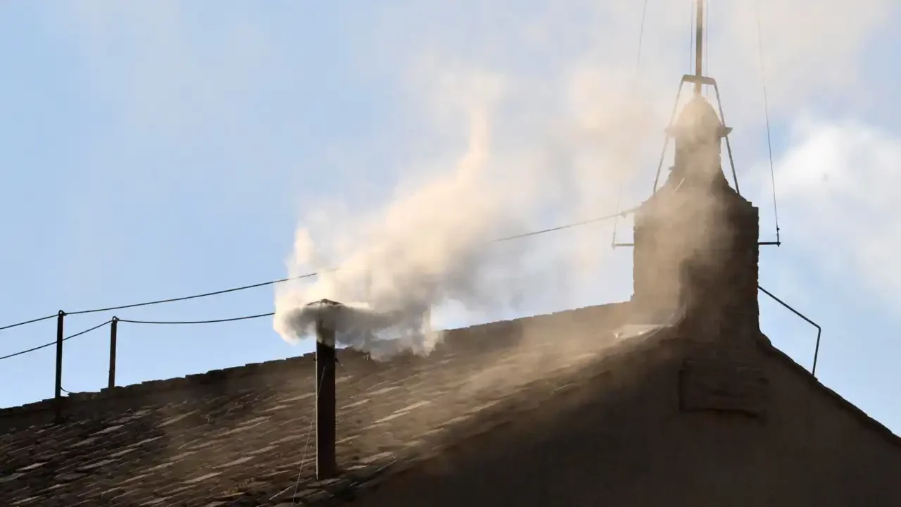 Hay humo blanco: El cónclave ya decidió quién es el nuevo papa