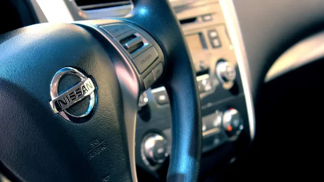 Nissan-Mercedes Benz-participación-acciones
