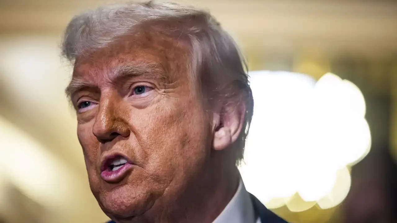 Trump presidirá el jueves una controvertida cena con personas que invirtieron en su memecoin