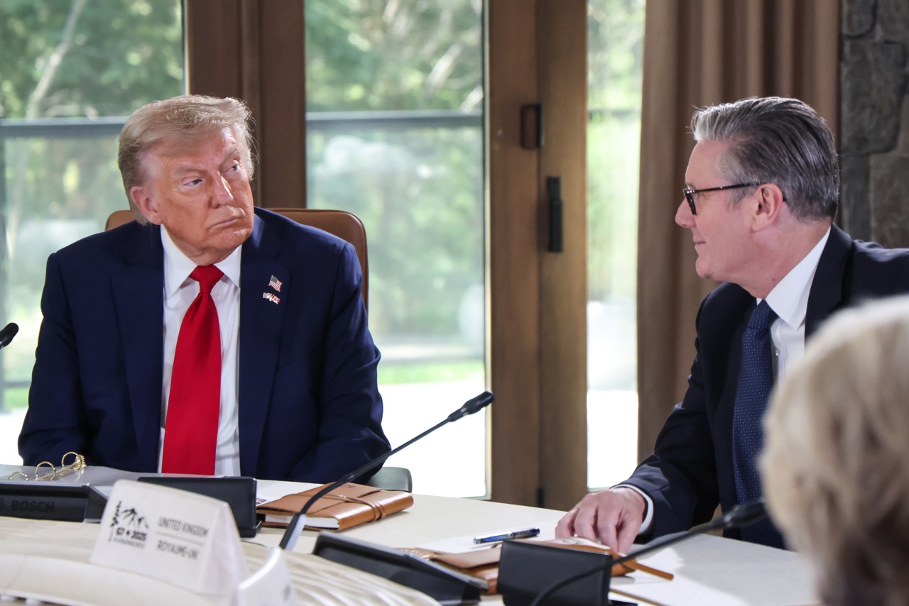 Trump y Starmer oficializan acuerdo comercial entre EU y Reino Unido
