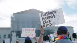 Corte Suprema libros LGBTQ