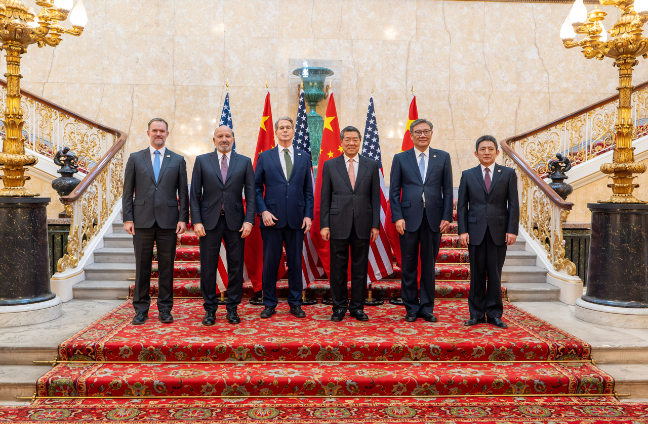 EU y China alcanzan un acuerdo marco para aliviar restricciones a las exportaciones