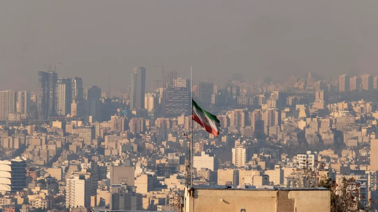 Parlamento iraní aprueba suspender la cooperación con la agencia de control nuclear de la ONU