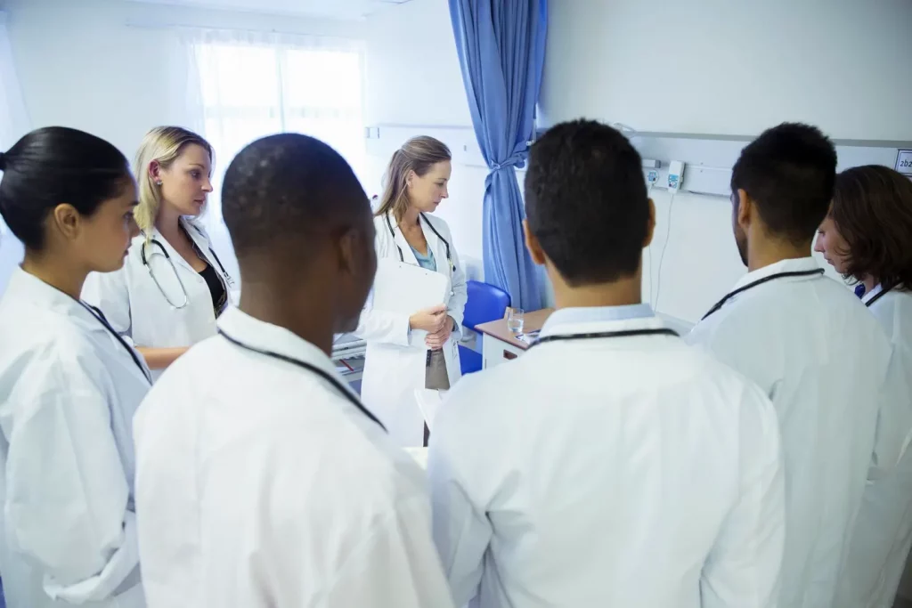 médicos