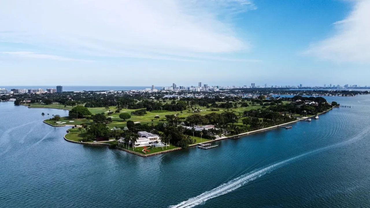 Jeff Bezos tendrá un nuevo vecino en el ‘búnker de los multimillonarios’ de Miami