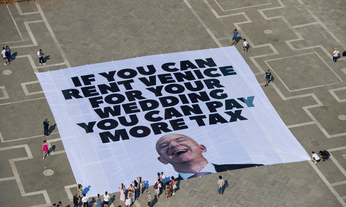 Greenpeace se une a las protestas contra la boda de gala de Jeff Bezos en Venecia