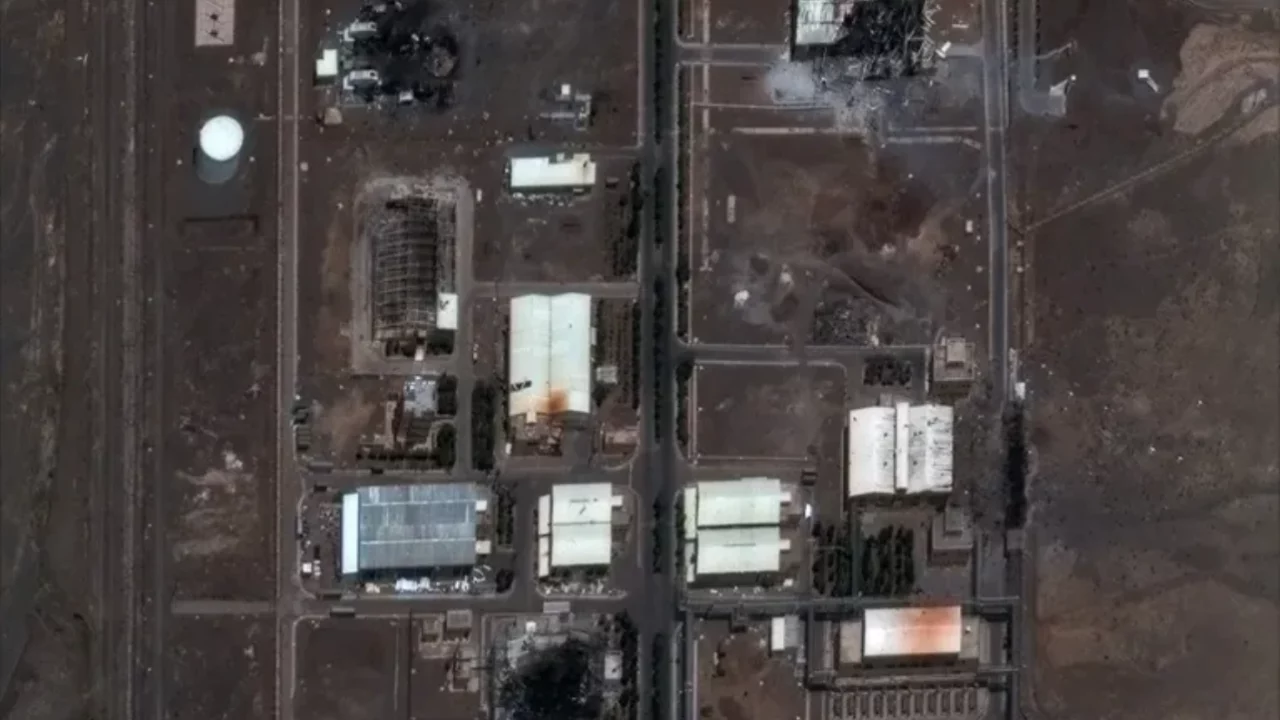 Irán dice que no habrá conversaciones nucleares mientas Israel los siga atacando