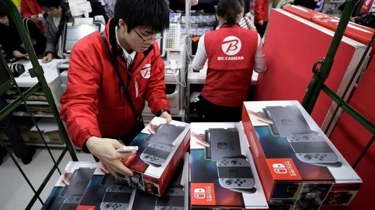 Hacen filas por el lanzamiento de la Nintendo Switch 2