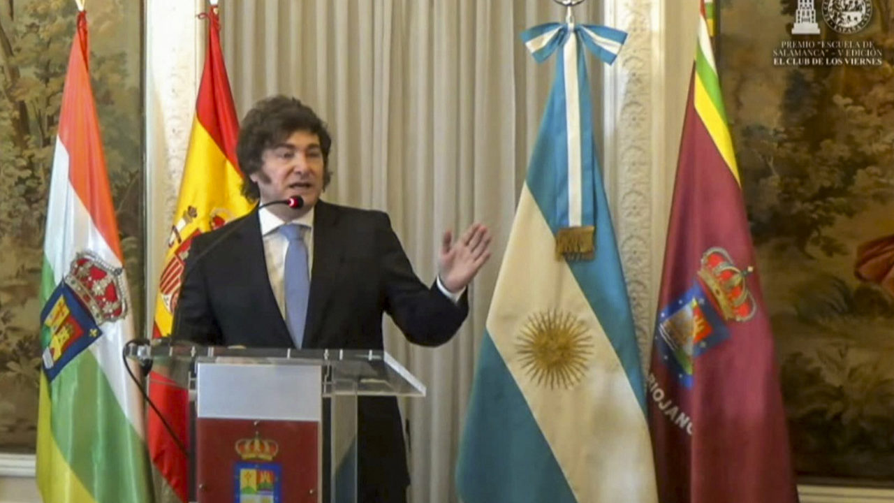 Milei defiende en Madrid su plan económico y asegura que ‘ajustar al Estado fue expansivo’