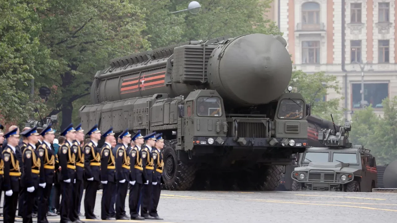Los últimos límites a las armas nucleares expiraron, lo que empuja al mundo hacia una nueva carrera armamentista