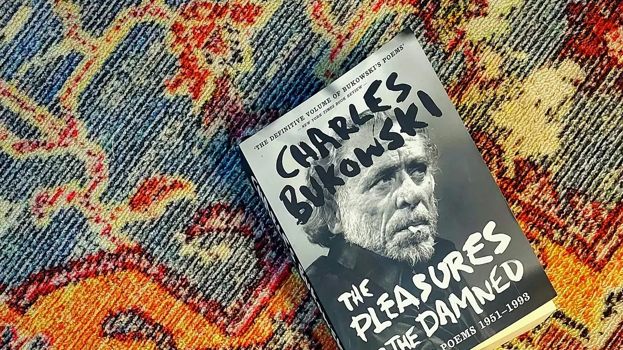 Publican ‘Relatos y ensayos’ de Charles Bukowski, con textos inéditos en español