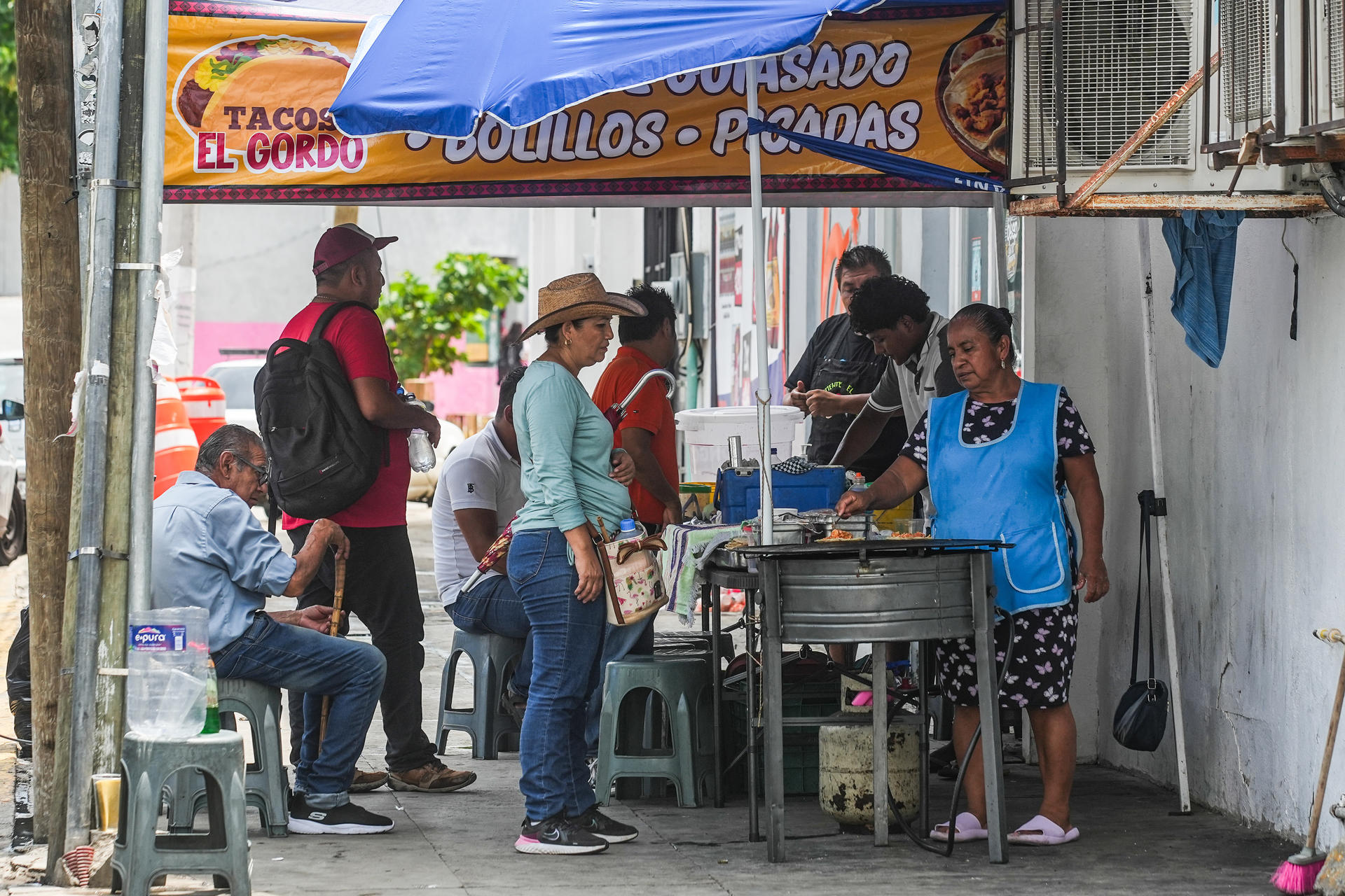 Miedo y preocupación en familias mexicanas por posible tasa a remesas desde EU